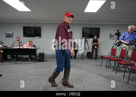 MARION, KANSAS - AUGUST 21, 2023  Lloyd Meier a Marion county resident expresses his displeasure with the actions of the Marion City Police department during the regular Monday city council meeting Stock Photo