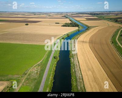 The river Welland running through Lincolnshire between Market Deeping and Crowland Stock Photo