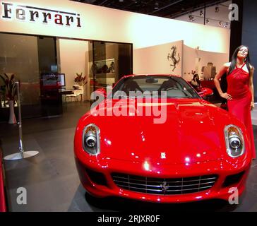 Bildnummer: 52334528  Datum: 15.01.2008  Copyright: imago/Xinhua Ferrari 599 GTB Fiorano während der - North American International Auto Show - in Detroit - PUBLICATIONxNOTxINxCHN, Objekte , Personen , premiumd; 2007, Detroit, , Automesse, Messe, Sportwagen, Automobilindustrie,; , quer, Kbdig, Einzelbild, Freisteller, Industrie, Wirtschaft, Frontal, Perspektive, Schriftzug, Logos,  ,  ,  / Motorshow, Motor Show Stock Photo