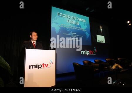 Bildnummer: 52955388  Datum: 31.03.2009  Copyright: imago/Xinhua Tian Jin (China/Vizeminister SARFT) während des Focus on China Forum von MIPTV und SARFT in Cannes - PUBLICATIONxNOTxINxCHN, Personen; 2009, Cannes, Medien, Wirtschaft , Politik; , quer, Kbdig, Einzelbild, Schriftzug, Logos, Randbild, People    Bildnummer 52955388 Date 31 03 2009 Copyright Imago XINHUA Tian Jin China Vice-Minister SARFT during the Focus ON China Forum from MIPTV and SARFT in Cannes PUBLICATIONxNOTxINxCHN People 2009 Cannes Media Economy politics horizontal Kbdig Single emblem Logo Edge image Celebrities Stock Photo