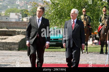 Bildnummer: 52992854  Datum: 28.04.2009  Copyright: imago/Xinhua Präsident Viktor Juschtschenko (li., Ukraine) und Präsident Laszlo Solyom (Ungarn) während eines Treffens in Budapest PUBLICATIONxNOTxINxCHN , Personen , premiumd; 2009, Budapest, Politik; , quer, Kbdig, Gruppenbild, Randbild, People    Bildnummer 52992854 Date 28 04 2009 Copyright Imago XINHUA President Viktor Yushchenko left Ukraine and President Laszlo Solyom Hungary during a Meeting in Budapest PUBLICATIONxNOTxINxCHN People premiumd 2009 Budapest politics horizontal Kbdig Group photo Edge image Celebrities Stock Photo