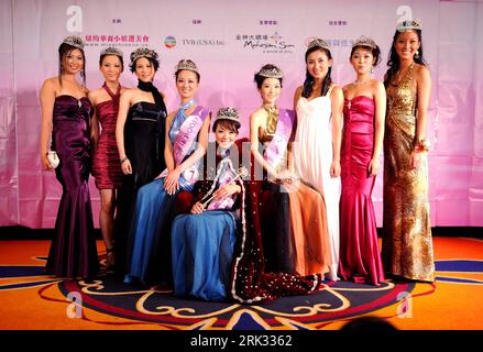 Bildnummer: 53305532  Datum: 30.08.2009  Copyright: imago/Xinhua (090831) -- CONNECTICUT, Aug. 31, 2009 (Xinhua) -- Jessica Cut(5th, L) poses for a group photo with first runner up Fanny Jiang (4th, L), second runner up Esther Pang (6th, L) and other contestants during the Miss New York Chinese Beauty Pageant in Connecticut, U.S., Aug. 30, 2009. (Xinhua/Gong Wenmo) (yc) (1)US-CONNECTICUT-BEAUTY CONTEST PUBLICATIONxNOTxINxCHN People Misswahlen kbdig xmk 2009 quer     Bildnummer 53305532 Date 30 08 2009 Copyright Imago XINHUA  Connecticut Aug 31 2009 XINHUA Jessica Cut 5th l Poses for a Group Ph Stock Photo