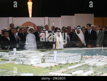 Bildnummer: 53416004  Datum: 23.09.2009  Copyright: imago/Xinhua (090924) -- THUWAL, Sept. 24, 2009 (Xinhua) -- Guests attend the inauguration of the King Abdullah University of Science and Technology (KAUST) in Thuwal, 80 kilometrs north of Jeddah, on Sept. 23, 2009. (Xinhua/Li Zhen) (cl) (2)SAUDI-KAUST-INAUGURATION PUBLICATIONxNOTxINxCHN People Eröffnung Universität Abdullah Thuwal kbdig xcb 2009 quer premiumd  o0 König, Adel, Bin Abdul Aziz von Saudi Arabien o00 Modell, Architekturmodell   Abd al Aziz Abdal Abdalaziz ibn Al Saud     53416004 Date 23 09 2009 Copyright Imago XINHUA   Sept 24 Stock Photo