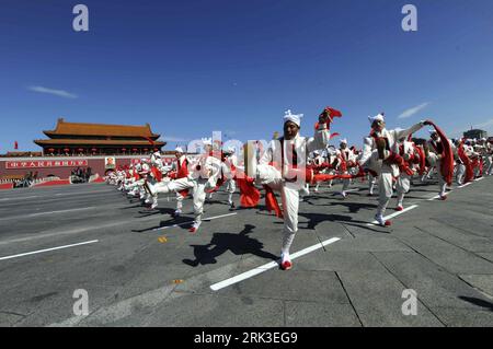 Ansai waist drum dance hi-res stock photography and images - Page 2 - Alamy
