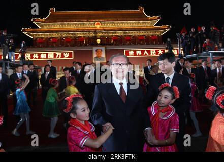 Bildnummer: 53479776  Datum: 01.10.2009  Copyright: imago/Xinhua (091001) -- BEIJING, Oct. 1, 2009 (Xinhua) -- Former Chinese President Jiang Zemin during the celebrations for the 60th anniversary of the founding of the Republic of China, on Chang an Avenue in central Beijing, capital of China, Oct. 1, 2009. (Xinhua/Chen Shugen) (zcc) AÀ¼ºì¹â PUBLICATIONxNOTxINxCHN People Politik Nationalfeiertag 60 Jahre Volksrepublik China kbdig xsk 2009 quer     Bildnummer 53479776 Date 01 10 2009 Copyright Imago XINHUA  Beijing OCT 1 2009 XINHUA Former Chinese President Jiang Zemin during The celebrations Stock Photo