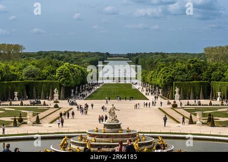 Versailles, France, 04 mai 2022, Parc du château de Versailles, Bassin de Latone et Grand canal Stock Photo