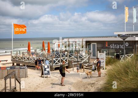 restaurant pavillon Strand90 on the beach in Domburg on the peninsula Walcheren, Zeeland, Netherlands. Pavillon Restaurant Strand90 am Strand von Domb Stock Photo