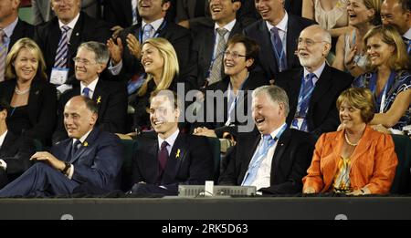 Bildnummer: 53741433  Datum: 21.01.2010  Copyright: imago/Xinhua (100121) -- MELBOURNE, Jan.21, 2010 (Xinhua) -- Britain s Prince William(Front L2) watches the match between  at 2010 Australian Open Tennis Championship in the Royal Box at Rod Laver Arena in Melbourne Park, Jan.21, 2010. (Xinhua/Wang Lili)(lyj) (2)AUSTRALIA-MELBOURNE-TENNIS-AUSTRALIAN OPEN-DAY 4-PRINCE WILLIAM PUBLICATIONxNOTxINxCHN People Adel premiumd kbdig xsp 2010 quer    Bildnummer 53741433 Date 21 01 2010 Copyright Imago XINHUA  Melbourne Jan 21 2010 XINHUA Britain S Prince William Front L2 Watches The Match between AT 20 Stock Photo