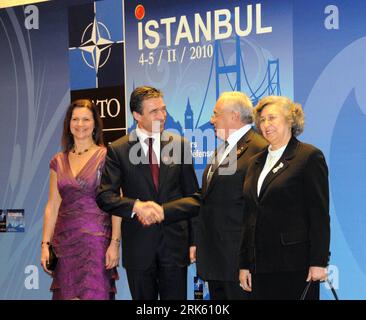 Bildnummer: 53776269  Datum: 04.02.2010  Copyright: imago/Xinhua (100204) -- ISTANBUL, Feb. 4, 2010 (Xinhua) -- NATO Secretary General Anders Fogh Rasmussen (2nd L), shakes hands with Turkish National Defense Minister Vecdi Gonul (2nd R) during the informal meeting of NATO defense ministers in Istanbul, Turkey, Feb. 4, 2010. NATO defence ministers started a two-day session in Istanbul on Thursday dedicated to reviewing operations in Afghanistan and finding ways to solve a one-billion-dollar shortfall for 2010. (Xinhua/Chen Ming) (gxr) (1)TURKEY-ISTANBUL-NATO-DEFENSE MINISTER-MEETING PUBLICATIO Stock Photo