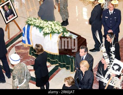 Bildnummer: 53845547  Datum: 15.12.2008  Copyright: imago/Xinhua (100309) -- NIKOSIA, March 9, 2010 (Xinhua) -- File photo taken on Dec.15, 2008 shows the funeral service for Cyprus late President Tassos Papadopoulos at a Greek Orthodox church in Nikosia, capital of Cyprus. Cyprus police confirmed Tuesday that remains found the night before belong to ex-President Tassos Papadopoulos. The remains were stolen from his grave in a cemetery near Nicosia about three months ago. (Xinhua/PIO) (zl) CYPRUS-TASSOS PAPADOPOULOS-LOST REMAINS-DISCOVERED PUBLICATIONxNOTxINxCHN People Politik kbdig xkg 2010 q Stock Photo