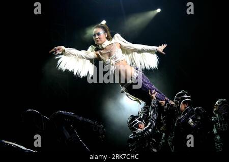 Bildnummer: 53900538  Datum: 28.03.2010  Copyright: imago/Xinhua Hong Kong pop star singer Joey Yung Cho-Yee performs at her live concert in Sydney, March 28, 2010. (Xinhua/Tang Ming) (zhs) (1)AUSTRALIA-SYDNEY-JOEY YUNG-CONCERT PUBLICATIONxNOTxINxCHN Kultur People Musik Aktion kbdig xng 2010 quer    Bildnummer 53900538 Date 28 03 2010 Copyright Imago XINHUA Hong Kong Pop Star Singer Joey Yung Cho Yee performs AT her Live Concert in Sydney March 28 2010 XINHUA Tang Ming  1 Australia Sydney Joey Yung Concert PUBLICATIONxNOTxINxCHN Culture Celebrities Music Action shot Kbdig xng 2010 horizontal Stock Photo