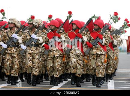 Bildnummer: 53950737  Datum: 18.04.2010  Copyright: imago/Xinhua (100418) -- TEHRAN, April 18, 2010 (Xinhua) -- Iranian soldiers march during the Army Day parade in Tehran, Iran, April 18, 2010. Iranian President said here on Sunday that the interference of foreigners served the root cause of all tensions and divisions in the region, demanding foreign forces to leave the region. (Xinhua/) (hdt) (10)IRAN-ARMY DAY-PARADE PUBLICATIONxNOTxINxCHN Gesellschaft Militär premiumd xint kbdig xsk 2010 quer  o0 Tag der Armee Parade o00 Militärparade    Bildnummer 53950737 Date 18 04 2010 Copyright Imago X Stock Photo