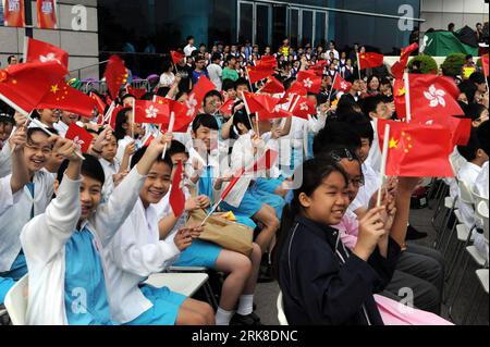 Bildnummer: 54020016  Datum: 04.05.2010  Copyright: imago/Xinhua (100504) -- HONG KONG, May 4, 2010 (Xinhua) -- Representatives of Hong Kong students attend an event marking the May 4th Movement in 1919 with students from the Chinese mainland and Macao, in south China s Hong Kong Special Administrative Region (SAR), on May 4, 2010, the Chinese Youth Day. (Xinhua/Song Zhenping) (wjd) (3)CHINA-HONG KONG-CHINESE YOUTH DAY-CELEBRATIONS (CN) PUBLICATIONxNOTxINxCHN Gesellschaft China Tag der Jugend kbdig xub 2010 quer     Bildnummer 54020016 Date 04 05 2010 Copyright Imago XINHUA  Hong Kong May 4 20 Stock Photo