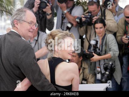 Bildnummer: 54050059  Datum: 15.05.2010  Copyright: imago/Xinhua (100515) -- CANNES, May 15, 2010 (Xinhua) -- Cast members Jim Broadbent(L) and Lesley Manville pose during a photocall for the film Another Year at the 63rd Cannes Film Festival in Cannes, France, May 15, 2010. (Xinhua/Xiao He) (zl) (3)FRANCE-CANNES-FILM FESTIVAL-ANOTHER YEAR PUBLICATIONxNOTxINxCHN People Kultur Entertainment Film 63. Internationale Filmfestspiele Cannes Filmfestival Photocall kbdig xmk 2010 quer     Bildnummer 54050059 Date 15 05 2010 Copyright Imago XINHUA  Cannes May 15 2010 XINHUA Cast Members Jim Broadbent l Stock Photo