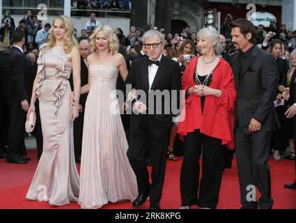 Bildnummer: 54050810  Datum: 15.05.2010  Copyright: imago/Xinhua (100516) -- CANNES, May 16, 2010 (Xinhua) -- British actress Lucy Punch, British-born Australian actress Naomi Watts, US director Woody Allen, British actress Gemma Jones and US actor Josh Brolin (from L to R) arrive for the screening of You Will Meet a Tall Dark Stranger presented out of competition at the 63rd Cannes Film Festival in Cannes, France, May 15, 2010. (Xinhua/Xiao He) (yc) (1)FRANCE-CANNES-WOODY ALLEN PUBLICATIONxNOTxINxCHN People Kultur Entertainment Film 63. Internationale Filmfestspiele Cannes Filmfestival Premie Stock Photo