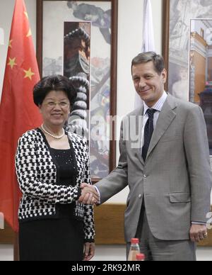 Bildnummer: 54109457  Datum: 04.06.2010  Copyright: imago/Xinhua (100605) -- MOSCOW, June 5, 2010 (Xinhua) -- Russian Deputy Prime Minister Alexander Zhukov (R) meets with Chen Zhili, vice chairwoman of the Standing Committee of China s National People s Congress, and also chairwoman of the All-China Women s Federation (ACWF), in Moscow, capital of Russia, June 4, 2010. (Xinhua/Lu Jinbo) (wh) RUSSIA-MOSCOW-CHINA-ALEXANDER ZHUKOV-CHEN ZHILI-MEETING PUBLICATIONxNOTxINxCHN People Politik kbdig xsp 2010 hoch     Bildnummer 54109457 Date 04 06 2010 Copyright Imago XINHUA  Moscow June 5 2010 XINHUA Stock Photo
