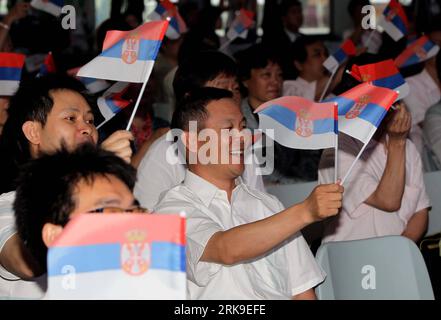 Bildnummer: 54181146  Datum: 27.06.2010  Copyright: imago/Xinhua (100627) -- SHANGHAI, June 27, 2010 (Xinhua) -- Audiences wave national flags of Serbia during a ceremony marking the Serbia National Pavilion Day at the Shanghai World Expo in Shanghai, east China, June 27, 2010. (Xinhua/Ren Long) (lyi) WORLD EXPO-SERBIA-NATIONAL PAVILION DAY (CN) PUBLICATIONxNOTxINxCHN Gesellschaft Politik Expo kbdig xub 2010 quer  o0 Flagge, Nationalflagge    Bildnummer 54181146 Date 27 06 2010 Copyright Imago XINHUA  Shanghai June 27 2010 XINHUA audiences Wave National Flags of Serbia during a Ceremony markin Stock Photo