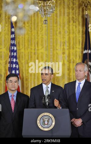 Bildnummer: 54214033  Datum: 07.07.2010  Copyright: imago/Xinhua (100707) -- WASHINGTON, July 7, 2010 (Xinhua) -- U.S. President Barack Obama (C) speaks flanked by Jim McNerney (R), Chairman, President and CEO of Boeing Company and Chair of the President s Export Council, and US Secretary of Commerce Gary Locke (L) at the East Room of the White House in Washington D.C., capital of the United States, July 7, 2010. During the speech on Wednesday appointing a group of business and labor leaders to the President s Export Council, Obama said that the country s exports grew almost 17 percent over th Stock Photo