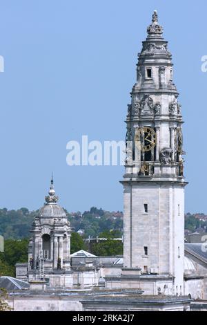 City Hall is a civic building in Cathays Park, Cardiff, Wales, serving as Cardiff's centre of local government since it opened in October 1906. Built Stock Photo