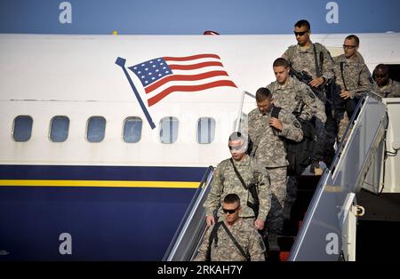 100829 -- WASHINGTON D.C., Aug. 29, 2010 Xinhua -- Soldiers of C Company, 1st Battalion, 3rd U.S. Infantry Regiment, returning from a deployment to Taji, Iraq, arrive at the Andrews Joint Base outside Washington D.C., capital of the United States, Aug. 28, 2010. On Aug. 31, the United States is ending its combat mission in Iraq, with the end of next year as the deadline to withdraw all troops from that country. Xinhua/Zhang Junaxy U.S.-WASHINGTON D.C.-TROOP-RETURN FROM IRAQ PUBLICATIONxNOTxINxCHN Stock Photo