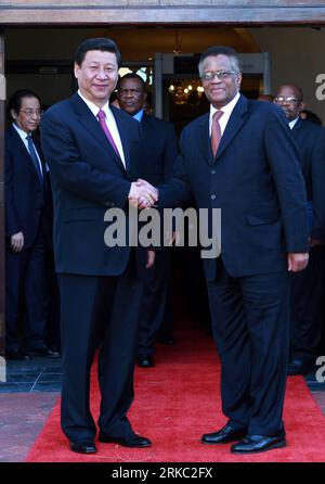 Bildnummer: 54651569  Datum: 17.11.2010  Copyright: imago/Xinhua (101117) -- CAPE TOWN, Nov. 17, 2010 (Xinhua) -- Chinese Vice President Xi Jinping (L front) meets with Max Sisulu, speaker of the National Assembly of South Africa, in Cape Town, South Africa, Nov. 17, 2010. (Xinhua/Pang Xinglei)(qhs) SOUTH AFRICA-CHINA-XI JINPING-SISULU PUBLICATIONxNOTxINxCHN People Politik kbdig xmk 2010 hoch     Bildnummer 54651569 Date 17 11 2010 Copyright Imago XINHUA  Cape Town Nov 17 2010 XINHUA Chinese Vice President Xi Jinping l Front Meets With Max Sisulu Speaker of The National Assembly of South Afric Stock Photo