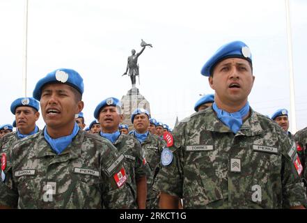 (110111) -- LIMA, Jan. 11, 2011 (Xinhua) -- UN peacekeepers from the thirteenth contingent of the Peru Company , sing at the Bolognesi Plaza, in Lima, capital of Peru, on Jan. 10, 2011. The 216 members of the Peruvian Armed Forces, including 115 from the Army, 60 from the Navy and 41 from the Air Force, will be traveling to Haiti for six months with the aim of continuing peacekeeping activities. (Xinhua/Luis Camacho)(ntt) PERU-LIMA-MILITARY-HAITI-UN PEACEKEEPERS PUBLICATIONxNOTxINxCHN Stock Photo