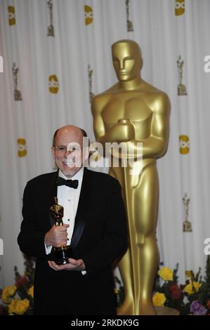 Bildnummer: 54961520  Datum: 27.02.2011  Copyright: imago/Xinhua (110228) -- HOLLYWOOD, Feb. 28, 2011 (Xinhua) -- Richard King poses with the trophy after winning the best Sound Editing of the 83rd Annual Academy Awards for film Inception at the Kodak Theater in Hollywood, California, the United States, Feb. 27, 2011. (Xinhua/Qi Heng) (cl) U.S.-HOLLYWOOD-OSCARS-WINNERS PUBLICATIONxNOTxINxCHN Entertainment People Film Oscar Verleihung Oscarverleihung Los Angeles Preisträger kbdig xkg 2011 hoch o0 Bester Ton    Bildnummer 54961520 Date 27 02 2011 Copyright Imago XINHUA  Hollywood Feb 28 2011 XIN Stock Photo