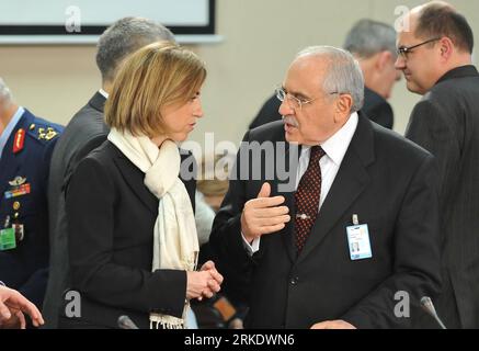 Bildnummer: 55011843  Datum: 10.03.2011  Copyright: imago/Xinhua BRUSSELS, March 10, 2011 (Xinhua) -- Spanish Defense Minister Carme Chacon (L) talks with her Turkish counterpart Vecdi Gonul during NATO Defense Ministers meeting at NATO headquarters in Brussels, capital of Belgium, on March 10, 2011. NATO s defense ministers gathered on Thursday to discuss the situation of Libya. (Xinhua/Wu Wei) (lr) BELGIUM-BRUSSELS-NATO-DEFENSE MINISTER-MEETING-LIBYA PUBLICATIONxNOTxINxCHN People Politik kbdig xkg 2011 quer premiumd o0 Treffen Verteidigungsminister    Bildnummer 55011843 Date 10 03 2011 Copy Stock Photo