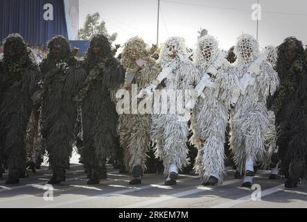 Bildnummer: 55272650  Datum: 18.04.2011  Copyright: imago/Xinhua (110418) -- TEHRAN, April 18,2011 (Xinhua) -- Iranian soldiers in camouflage march during the military parade in Tehran, capital of Iran, April 18, 2011. Iranian President Mahmoud Ahmadinejad hailed the performance and achievements of the country s army in the past years as the country celebrated the national Army Day on Monday. (Xinhua/ILNA News Agency/Hadi Yazdani) (wjd) IRAN-NATIONAL ARMY DAY-PARADE PUBLICATIONxNOTxINxCHN Gesellschaft Politik Militär Armee Armeetag Tag Militärparade kbdig xub 2011 quer premiumd kurios o0 Tarnu Stock Photo