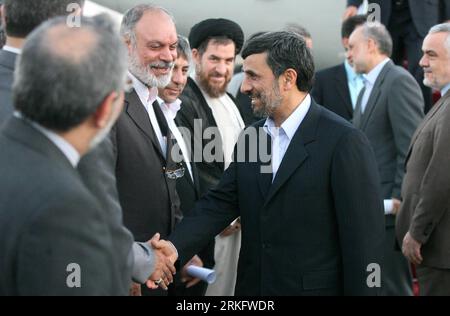 Bildnummer: 55460641  Datum: 15.06.2011  Copyright: imago/Xinhua (110615) -- TEHRAN, June 15, 2011 (Xinhua) -- Iranian President Mahmoud Ahmadinejad arrives in Tehran, capital of Iran, June 15, 2011 after attending the annual summit of the Shanghai Cooperation Organization (SCO). The Iranian president was said to have assured during the two-day SCO summit that additional steps would be made to ensure greater transparency of the Iranian nuclear program as part of contacts between Tehran and the IAEA. (Xinhua/Ahmad Halabisaz) IRAN-TEHRAN-AHMADINEJAD-ARRIVE PUBLICATIONxNOTxINxCHN People Politik x Stock Photo