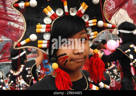 あち Dancing in the street during the Fiesta del Señor de la Cruz de