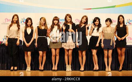 Bildnummer: 55806413  Datum: 19.08.2011  Copyright: imago/Xinhua (110819) -- SEOUL, Aug. 19, 2011 (Xinhua) -- South Korean pop girl group Girls Generation members attends a promotional event in Seoul on Aug. 19 that marked their appointment as a honorary publicity ambassador for the Visit Korea Committee. (Xinhua/Park Jin hee) (qs) SOUTH KOREA-SEOUL-PROMOTION-TOURISM PUBLICATIONxNOTxINxCHN Gesellschaft xda 2011 quer o0 People Musik    Bildnummer 55806413 Date 19 08 2011 Copyright Imago XINHUA  Seoul Aug 19 2011 XINHUA South Korean Pop Girl Group Girls Generation Members Attends a promotional E Stock Photo