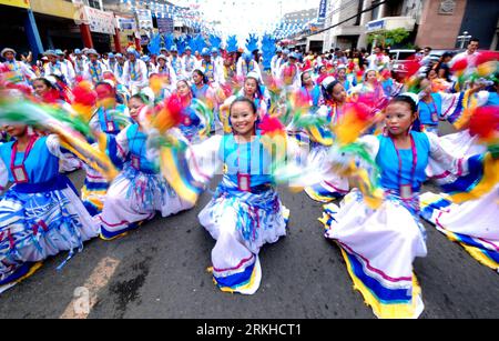 Bildnummer: 55807670  Datum: 20.08.2011  Copyright: imago/Xinhua (110820) -- MANILA, Aug. 20, 2011 (Xinhua) -- Street dancers wearing colorful costumes perform during the celebration of Kadayawan Festival in Davao City, Philippines, Aug. 20, 2011. The festival which includes parades, tribal dances and trade fairs, is held annually in celebration of life, a thanksgiving for the gifts of nature, the wealth of culture, the bounties of harvest and serenity of living. (Xinhua/Stringer) (lt) PHILIPPINES-KADAYAWAN FESTIVAL PUBLICATIONxNOTxINxCHN Gesellschaft Land Leute Tracht Kostüme xdf x0x 2011 que Stock Photo