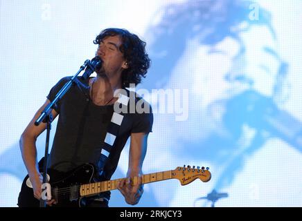 Bildnummer: 56108778  Datum: 25.09.2011  Copyright: imago/Xinhua (110925) -- RIO DE JANEIRO, Sept. 25, 2011 (Xinhua) -- Gary Lightbody, singer of the rock band Snow Patrol, performs during the Rock in Rio music festival, in Rio de Janeiro, Brazil, on Sept. 25, 2011. Rock in Rio, which initiated in 1985, has been one of the largest music festivals in the world. This year s event will last till Oct. 2. (Xinhua/AGENCIA ESTADO) (BRAZIL OUT) BRAZIL-RIO DE JANEIRO-MUSIC FESTIVAL PUBLICATIONxNOTxINxCHN Entertainment Kultur Musik People Aktion Musikfestival premiumd xbs x0x 2011 quer      56108778 Dat Stock Photo