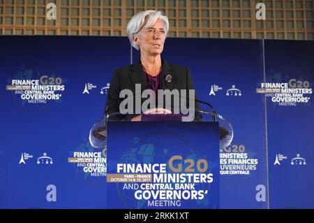 Bildnummer: 56185827  Datum: 16.10.2011  Copyright: imago/Xinhua (111016) -- PARIS, Oct. 16 (Xinhua) -- General Director of the International Monetary Fund Christine Lagarde addresses the press conference after the G20 Finance Ministers and Central Bank Governors Meeting in Paris, capital of France, on Oct. 15, 2011. (Xinhua/Gao Jing) (zwx) FRANCE-PARIS-G20 FINANCE MEETING-PRESS CONFERENCE PUBLICATIONxNOTxINxCHN People Politik x2x xtm premiumd 2011 quer o0 G 20 Finanzminister Treffen Notenbankchef IWF Internationaler Währungsfond     56185827 Date 16 10 2011 Copyright Imago XINHUA  Paris OCT 1 Stock Photo