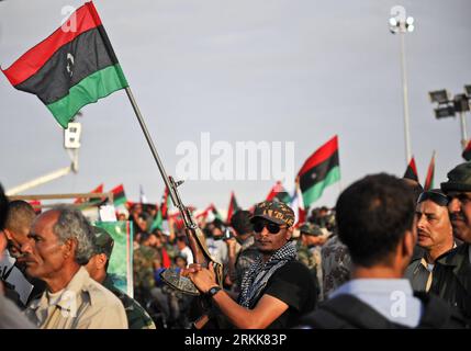 Libyan National Transitional Council (NTC) fighters arrive in