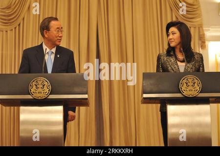 Bildnummer: 56287361  Datum: 16.11.2011  Copyright: imago/Xinhua (111116) -- BANGKOK, Nov. 16, 2011 (Xinhua) -- Thai Prime Minister Yingluck Shinawatra (R) and United Nations Secretary-General Ban Ki-moon attend a joint press conference at the Royal Thai Government House in Bangkok, Thailand, on Nov. 16, 2011. (Xinhua/Rachen Sageamsak)(axy) THAILAND-U.N.-BAN KI-MOON-VISIT PUBLICATIONxNOTxINxCHN People Politik xjh x0x premiumd 2011 quer      56287361 Date 16 11 2011 Copyright Imago XINHUA  Bangkok Nov 16 2011 XINHUA Thai Prime Ministers Yingluck Shinawatra r and United Nations Secretary General Stock Photo