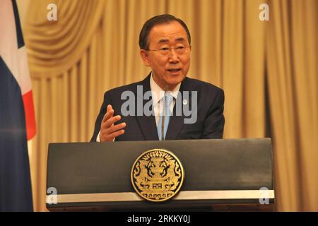 Bildnummer: 56289092  Datum: 16.11.2011  Copyright: imago/Xinhua (111116) -- BANGKOK, Nov. 16, 2011 (Xinhua) -- United Nations Secretary-General Ban Ki-moon answers questions during a joint press conference at the Royal Thai Government House in Bangkok, Thailand, on Nov. 16, 2011. Ban Ki-moon said on Wednesday that lessons should be learned from the flood in Thailand and urged world leaders to address climate change without delay. (Xinhua/Rachen Sageamsak)(axy) THAILAND-U.N.-BAN KI-MOON-VISIT PUBLICATIONxNOTxINxCHN People Politik Porträt x0x xtm 2011 quer premiumd      56289092 Date 16 11 2011 Stock Photo