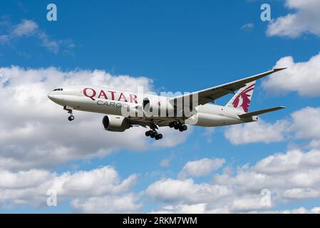 qatar-airways-cargo-boeing-777