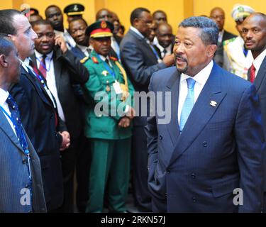 Bildnummer: 56983349  Datum: 29.01.2012  Copyright: imago/Xinhua (120129) -- ADDIS ABABA, Jan. 29, 2012 (Xinhua) -- African Union (AU) Commission Chairman Jean Ping (R, front) arrives at the site of the 18th AU Summit in Addis Ababa, capital of Ethiopia, Jan. 29, 2012. The 18th AU summit opened on Sunday in the Ethiopian capital of Addis Ababa, as African leaders gathered with the theme of Boosting Intra-African Trade. (Xinhua/Ding Haitao) (ybg) ETHIOPIA-ADDIS ABABA-18TH AU SUMMIT PUBLICATIONxNOTxINxCHN People Politik xjh x0x premiumd 2012 quadrat      56983349 Date 29 01 2012 Copyright Imago Stock Photo