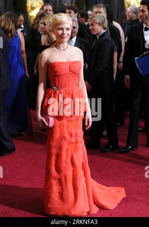 Bildnummer: 57111159  Datum: 26.02.2012  Copyright: imago/Xinhua (120227) -- HOLLYWOOD, Feb. 26, 2012 (Xinhua) -- Actress Michelle Williams arrives on the red carpet for the 84th Annual Academy Awards in Hollywood, California, the United States, Feb. 26, 2012. (Xinhua/Yang Lei)(msq) U.S.-HOLLYWOOD-OSCARS-RED CARPET PUBLICATIONxNOTxINxCHN Kultur Entertainment People Film 84. Annual Academy Awards Oscar Oscars Hollywood Freisteller premiumd xsp x0x 2012 hoch     57111159 Date 26 02 2012 Copyright Imago XINHUA  Hollywood Feb 26 2012 XINHUA actress Michelle Williams arrives ON The Red Carpet for T Stock Photo