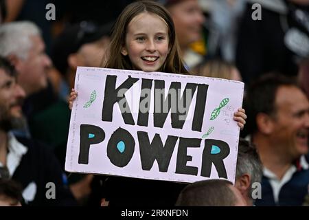 Twickenham, United Kingdom. 25th Aug, 2023. New Zealand V South Africa 2023 Rugby World Cup warm up match for the Qatar Airways Cup. Twickenham Stadium. Twickenham. A young New Zealand fan holds up a sign that says 'KIWI POWER' during the New Zealand V South Africa 2023 Rugby World Cup warm up match for the Qatar Airways Cup. Credit: Sport In Pictures/Alamy Live News Stock Photo