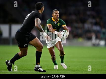 Twickenham, United Kingdom. 25th Aug, 2023. New Zealand V South Africa 2023 Rugby World Cup warm up match for the Qatar Airways Cup. Twickenham Stadium. Twickenham. Manie Libbok (South Africa) during the New Zealand V South Africa 2023 Rugby World Cup warm up match for the Qatar Airways Cup. Credit: Sport In Pictures/Alamy Live News Stock Photo