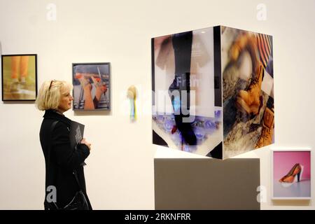 Bildnummer: 57116305  Datum: 27.02.2012  Copyright: imago/Xinhua (120228) -- NEW YORK, Feb. 28, 2012 (Xinhua) -- A woman visits the exhibition during a press preview of the 2012 Whitney Biennial at the Whitney Museum of American Art in New York, the United States, Feb. 27, 2012. The contemporary art exhibition includes sculpture, photography, painting, installations, dance, theater, film and music and runs from March 1 to May 27. (Xinhua/Shen Hong) (zjy) US-NEW YORK-ART-2012 WHITNEY BIENNIAL PUBLICATIONxNOTxINxCHN Gesellschaft Kultur Kunst Ausstellung xjh x0x 2012 quer      57116305 Date 27 02 Stock Photo