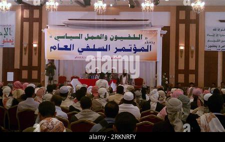 Sunni sect hi-res stock photography and images - Alamy