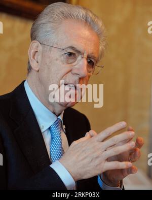 Bildnummer: 57745839  Datum: 22.03.2012  Copyright: imago/Xinhua (120329) -- ROME, March 29, 2012 (Xinhua) -- Italian Prime Minister Mario Monti speaks to Chinese reporters at Palazzo Chigi in Rome, Italy, March 22, 2012. Monti said that his upcoming visit to China will help promote the development of bilateral ties and expand exchanges and cooperation in various areas. (Xinhua/Wang Qingqin) (srb) ITALY-ROME-MONTI-CHINA-VISIT-INTERVIEW PUBLICATIONxNOTxINxCHN People Politik Porträt x0x xst premiumd 2012 hoch      57745839 Date 22 03 2012 Copyright Imago XINHUA  Rome March 29 2012 XINHUA Italian Stock Photo