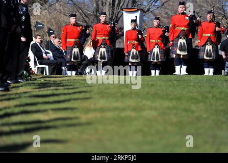 Bildnummer: 57898058  Datum: 15.04.2012  Copyright: imago/Xinhua (120415) -- HALIFAX, April 15, 2012 (Xinhua) -- Soldiers participate in the commemoration at the Fairview Lawn Cemetery in Halifax, Canada, April 15, 2012. Halifax, a port city located on the eastern coast of Canada, has an intricate connection between the unsinkable Titanic. The initial search and rescue efforts for survivors were launched from Halifax. Today, there are 150 Titanic victims rested at the Fairview Lawn, Mount Olivet and Baron de Hirch cemeteries in Halifax. (Xinhua/Wang Lei) CANADA-HALIFAX-TITANIC-COMMEMORATION PU Stock Photo