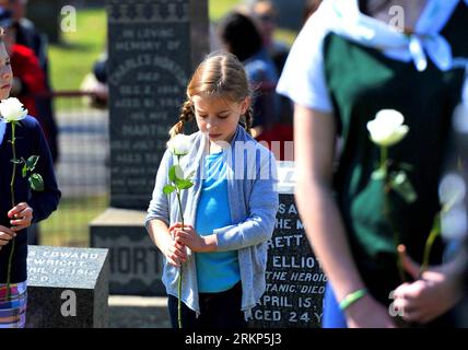 Bildnummer: 57898055  Datum: 15.04.2012  Copyright: imago/Xinhua (120415) -- HALIFAX, April 15, 2012 (Xinhua) -- participate in the commemoration at the Fairview Lawn Cemetery in Halifax, Canada, April 15, 2012. Halifax, a port city located on the eastern coast of Canada, has an intricate connection between the unsinkable Titanic. The initial search and rescue efforts for survivors were launched from Halifax. Today, there are 150 Titanic victims rested at the Fairview Lawn, Mount Olivet and Baron de Hirch cemeteries in Halifax. (Xinhua/Wang Lei) CANADA-HALIFAX-TITANIC-COMMEMORATION PUBLICATION Stock Photo