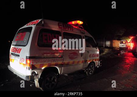 Bildnummer: 57917822  Datum: 20.04.2012  Copyright: imago/Xinhua (120420) -- RAWALPINDI, April 20, 2012 (Xinhua) -- An ambulance carries bodies from the crash site on the outskirts of Rawalpindi, adjacent city to Islamabad, Pakistan, on April 20, 2012. A passenger plane crashed near Islamabad Friday evening, killing all 127 on board, the Pakistani aviation authorities and Defence Ministry said. (Xinhua/Ahmad Kamal) PAKISTAN-RAWALPINDI-PLANE CRASH PUBLICATIONxNOTxINxCHN Gesellschaft Verkehr Luftfahrt Absturz Unglück Flugzeug Flugzeugunglück Flugzeugabsturz xjh x0x premiumd 2012 quer      579178 Stock Photo