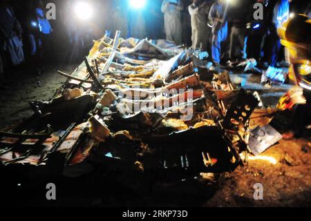 Bildnummer: 57917823  Datum: 20.04.2012  Copyright: imago/Xinhua (120420) -- RAWALPINDI, April 20, 2012 (Xinhua) -- gathered near the debris of a crashed plane on the outskirts of Rawalpindi, adjacent city to Islamabad, Pakistan, on April 20, 2012. A passenger plane crashed near Islamabad Friday evening, killing all 127 on board, the Pakistani aviation authorities and Defence Ministry said. (Xinhua/Ahmad Kamal) PAKISTAN-RAWALPINDI-PLANE CRASH PUBLICATIONxNOTxINxCHN Gesellschaft Verkehr Luftfahrt Absturz Unglück Flugzeug Flugzeugunglück Flugzeugabsturz xjh x0x premiumd 2012 quer      57917823 D Stock Photo